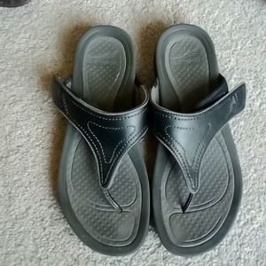 Dansko sandals sz9